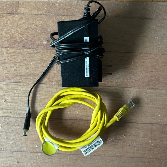 Netgear Nighthawk AC1900 WiFi Cable Modem Router (Model C7000) - Picture 4 of 4